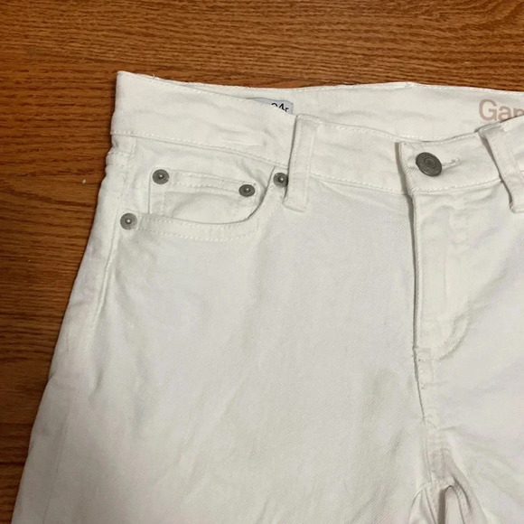 GAP White Girlfriend Fit Jeans Denim Size 24 R - Picture 3 of 9